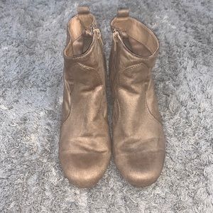 🔴 American Eagle Ankle Boots